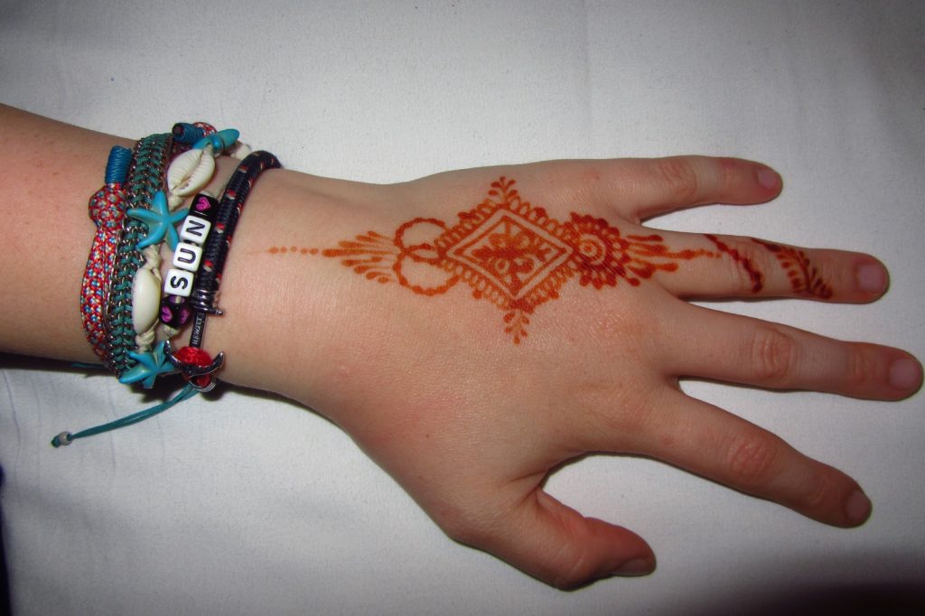 Das Henna Tattoo einer Schülerin