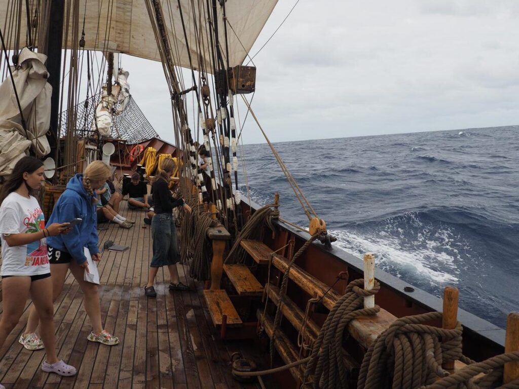 Lyrik auf dem Schiff und Party in der Backschaft